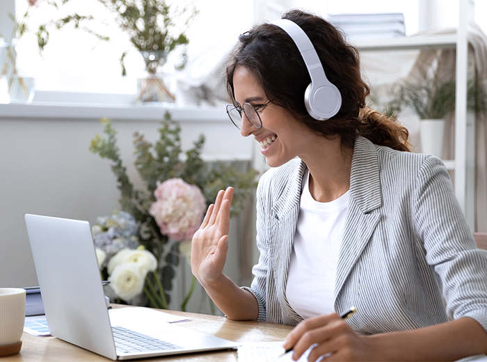 Image Woman with Headphones